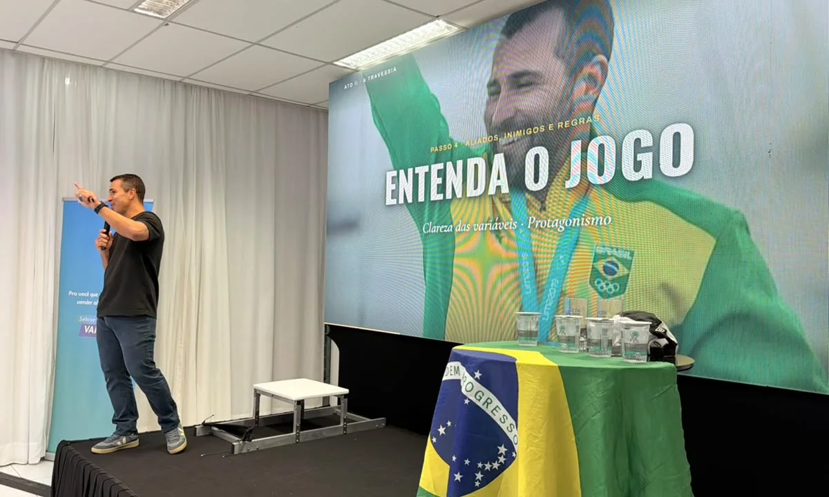 Bruno Fontes apresentando o passo Entenda o Jogo